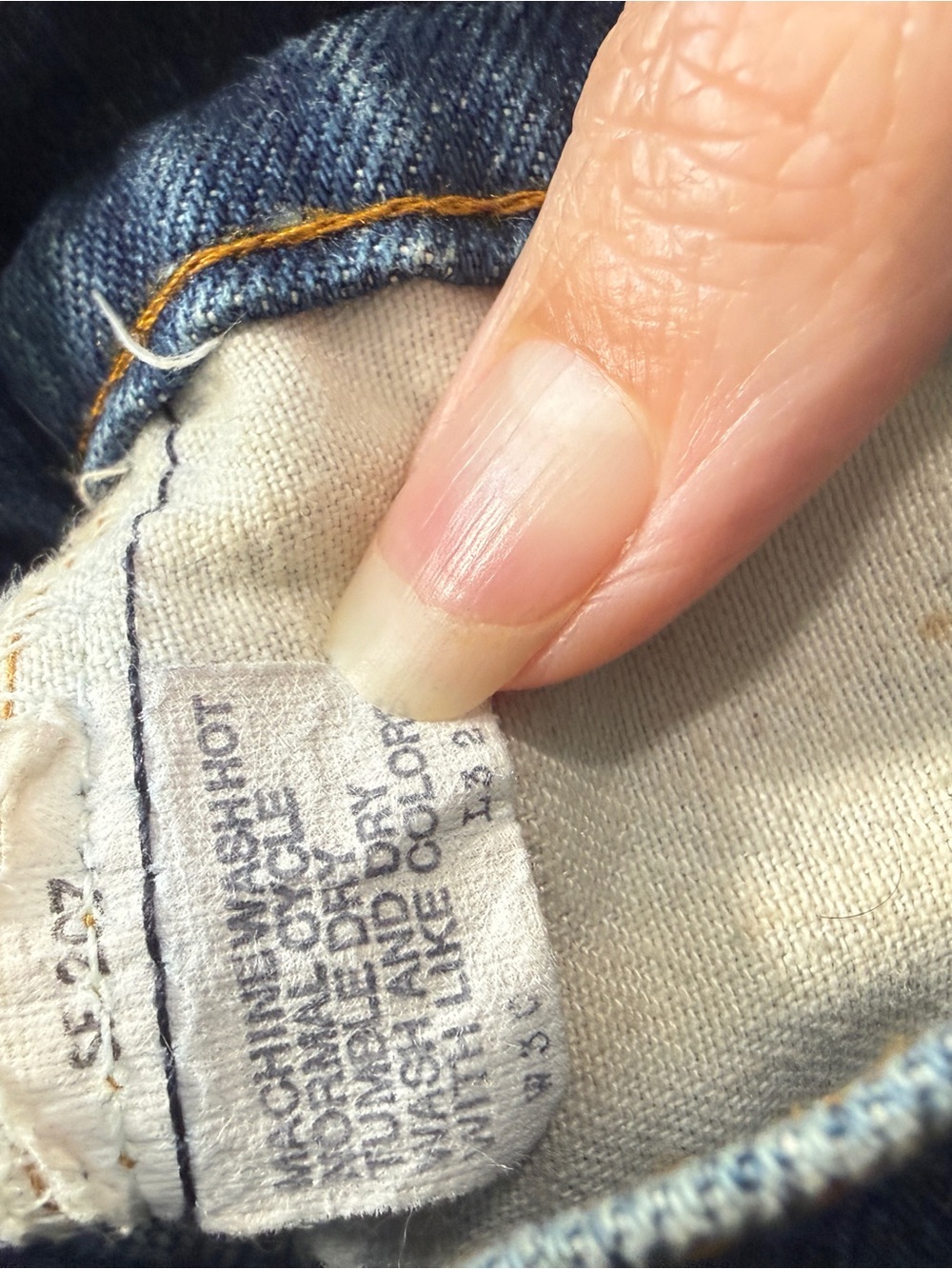 Levi's vintage 1980s Blue Jean cut off Bermuda High-Rise Shorts hand bleached - Picture 7 of 10